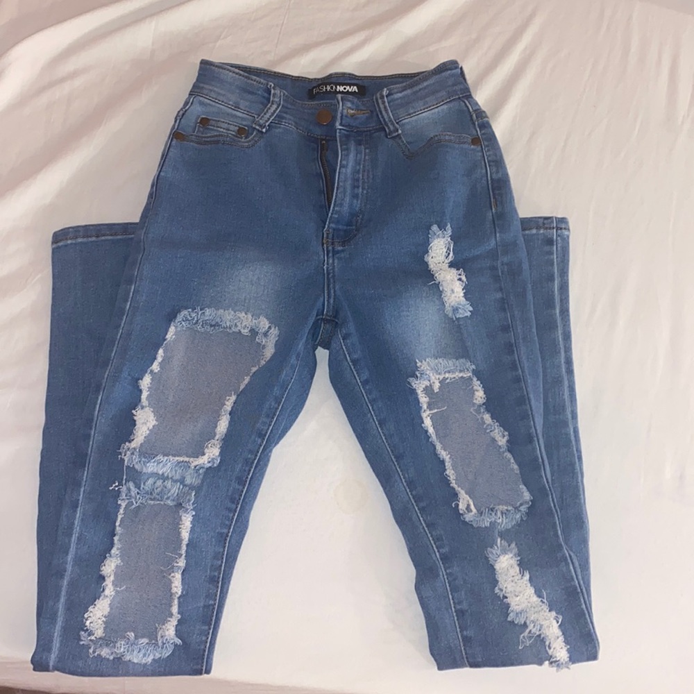 Fashion Nova ripped jeans